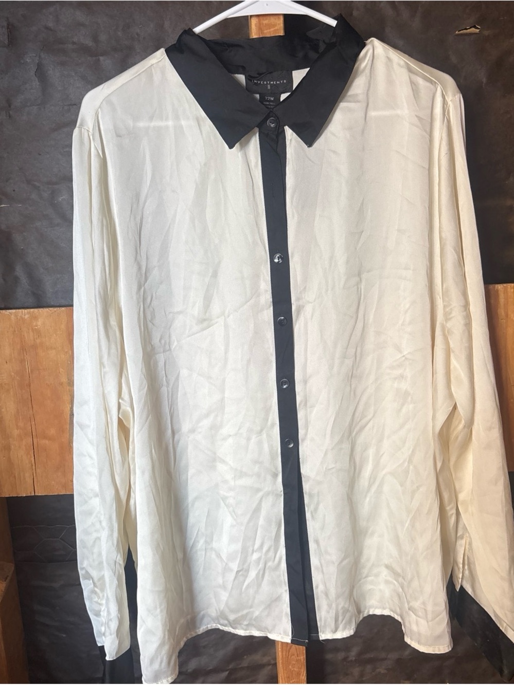 Investments Two-Tone Black Collar Button-Up Shirt - Cream Body
